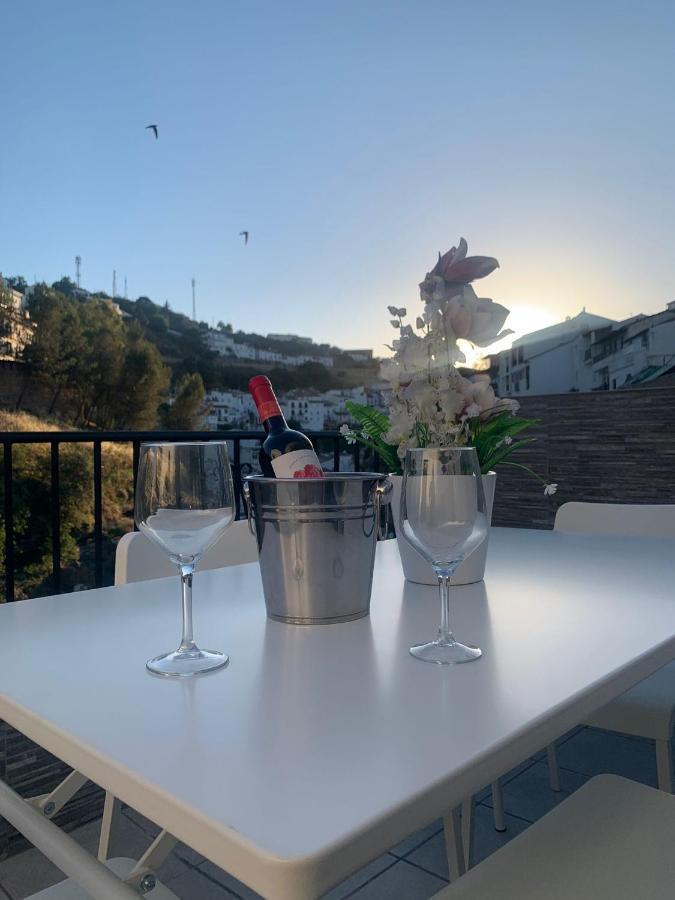 El Balcon De La Roca Apartment Setenil De Las Bodegas Екстериор снимка
